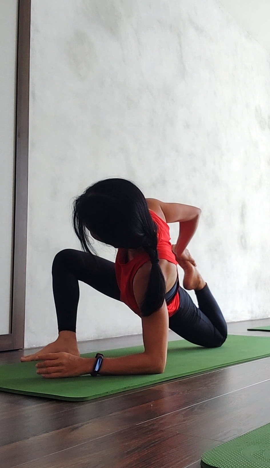 Private yoga class with Phuong photo №0